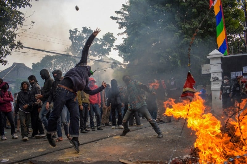 Pembubaran DPR di Indonesia: Fakta Hukum, Tantangan Politik, dan Jalan Panjang Perubahan Konstitusi