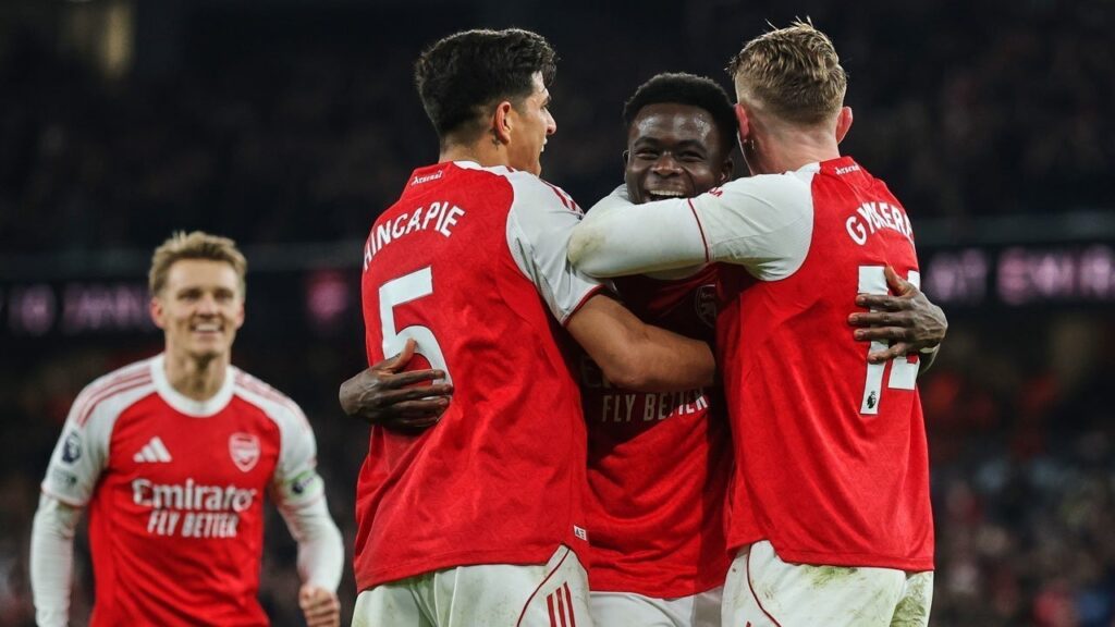 Hasil Arsenal vs Wolves: Drama Dua Gol Bunuh Diri Antar The Gunners Amankan Tiga Poin Penting