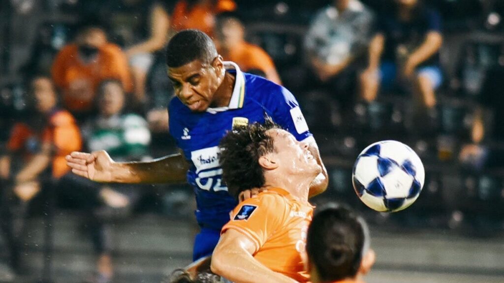 Ratchaburi vs Persib Bandung: Roket Guaycochea Guncang Tiang, Teja Paku Alam Heroik, Kurzawa Nyaris Bikin Petaka